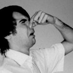 Prie Henriko Algio Čigriejaus kapo ištikimai budės žvirbliai