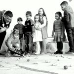 Perkant naminius paukščius, svarbu neapsigauti