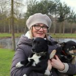 Mamos ašaras džiovina viltis ir troškimas pagelbėti sūnui