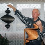 Vietoj jubiliejinių kolonų iškils Bernardo Brazdžionio paminklas