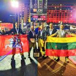 Statys eglę iš pasvaliečių numegztų 2020 porų kojinių