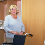 Pasvalys iš neįgaliojo vežimėlio. Ar kliūčių mažėja?