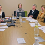 Niekieno neprašomas valo senojo parko takus