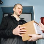 Pasvalio turgus kvepia šviežiai rūkyta žuvimi