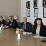 Sostinėje apsistoję ryškiaplaukiai dvyniai nepamiršta savo šaknų