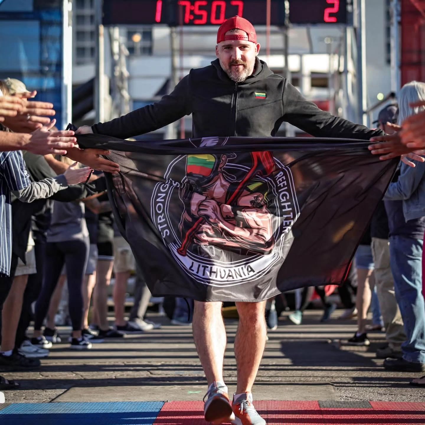 Pasvalietis Karolis Gražinis – pasaulio ugniagesių čempionato aukso ir dviejų bronzos medalių laimėtojas.